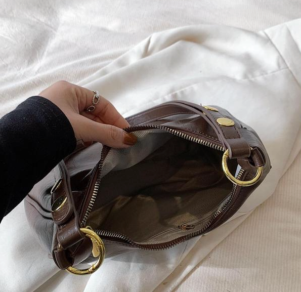 Women’s Hobo Bag – Zip Top, Adjustable Shoulder Strap, Gold Rings