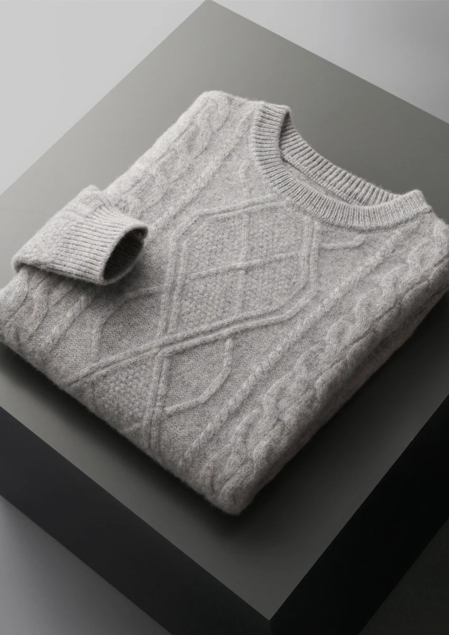 Men’s Cable Knit Crew Neck Sweater – Classic Winter Layer