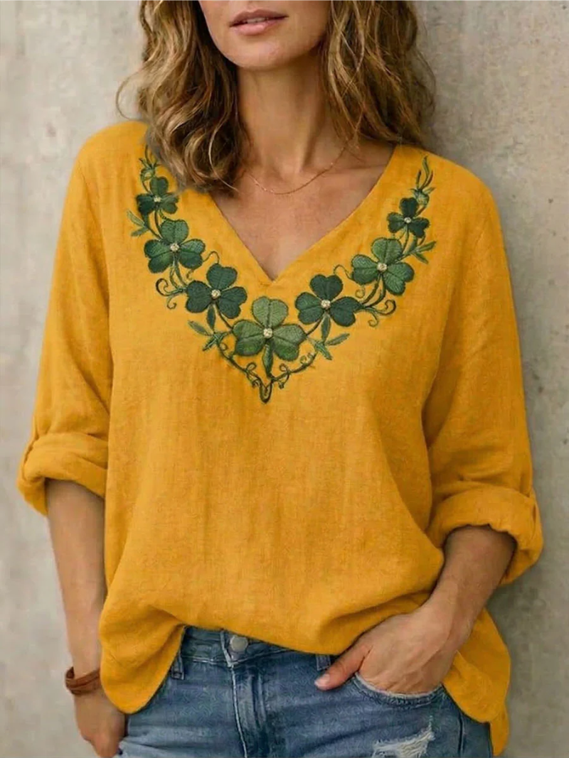 Sara – Blouse with V-neck